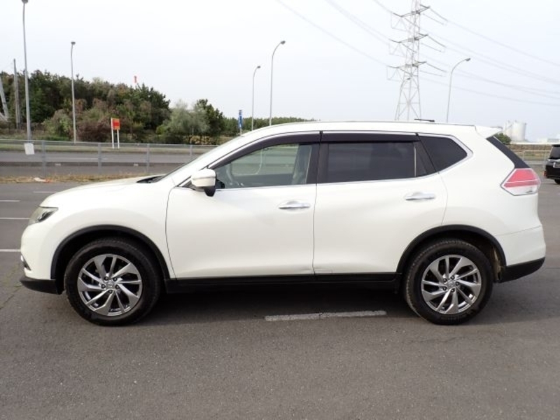X-TRAIL-1