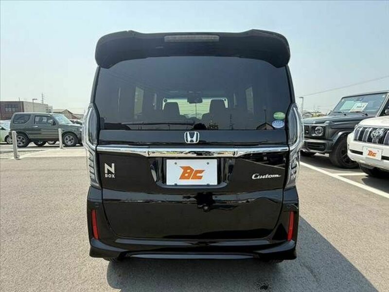 N BOX CUSTOM-13