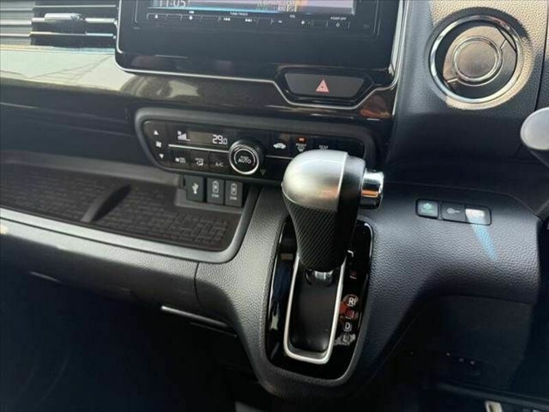 N BOX CUSTOM-21