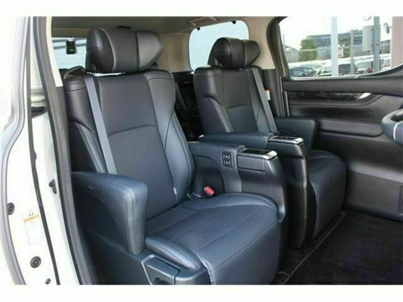VELLFIRE-14