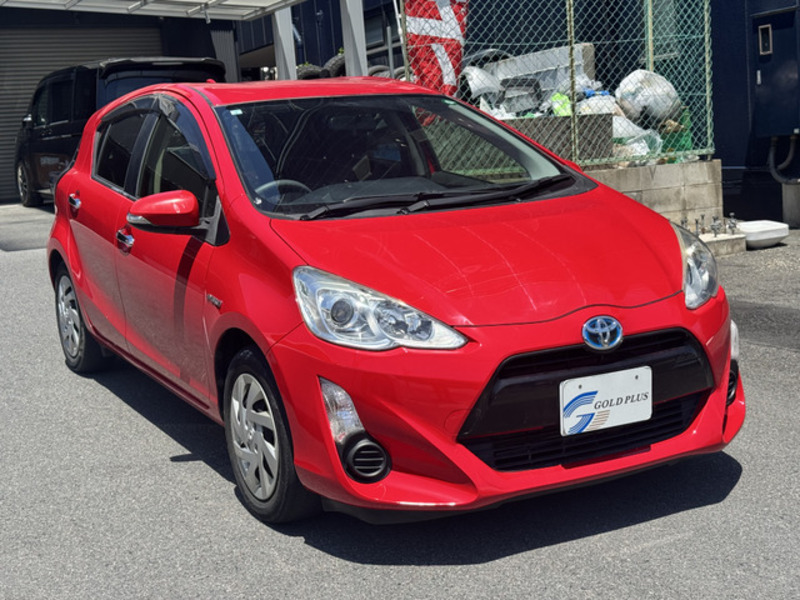TOYOTA　AQUA