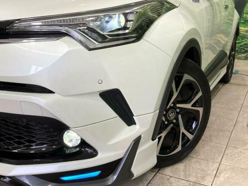 C-HR-11