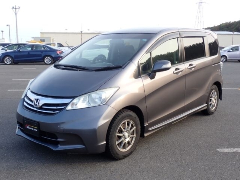 HONDA　FREED