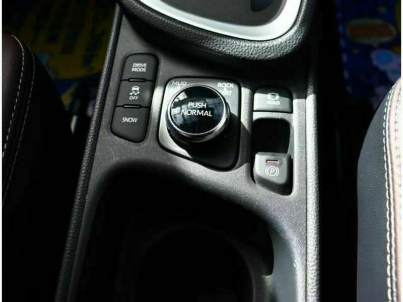 YARIS CROSS