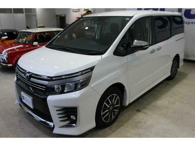 TOYOTA　VOXY