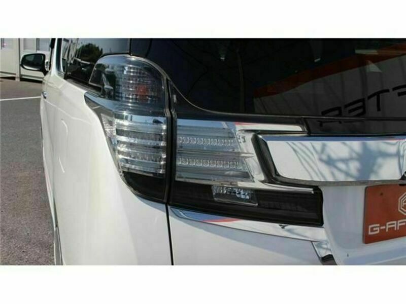 VELLFIRE-11