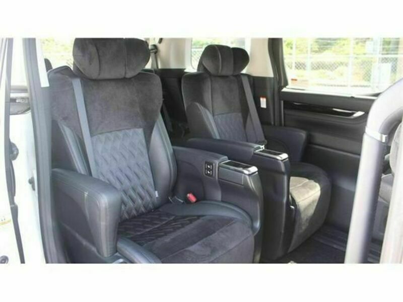 VELLFIRE-14