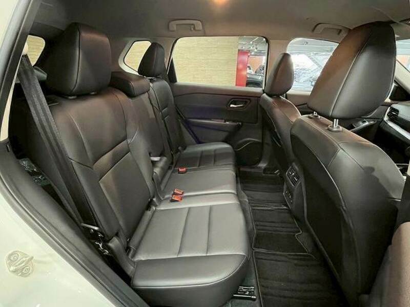 X-TRAIL-9