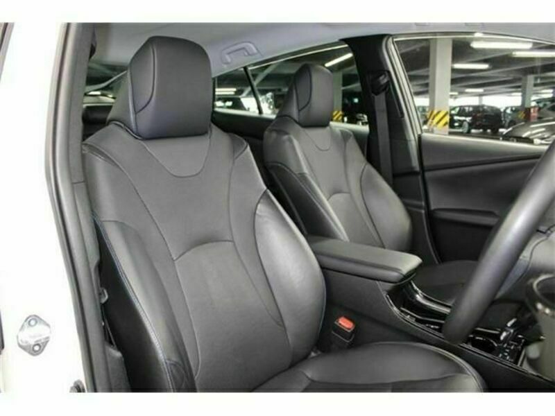 PRIUS-13