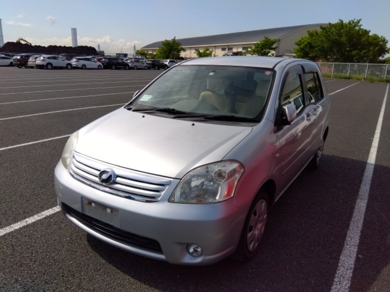 TOYOTA RAUM