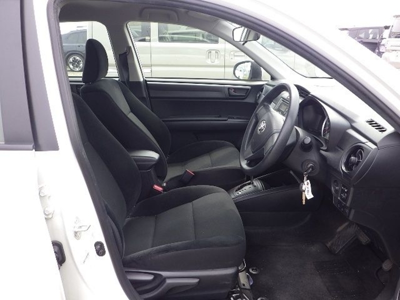 COROLLA AXIO-4
