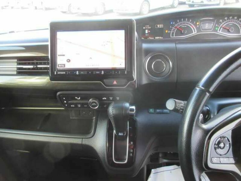 N BOX CUSTOM-12