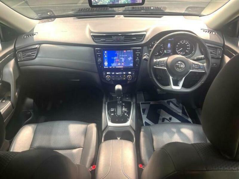 X-TRAIL-1