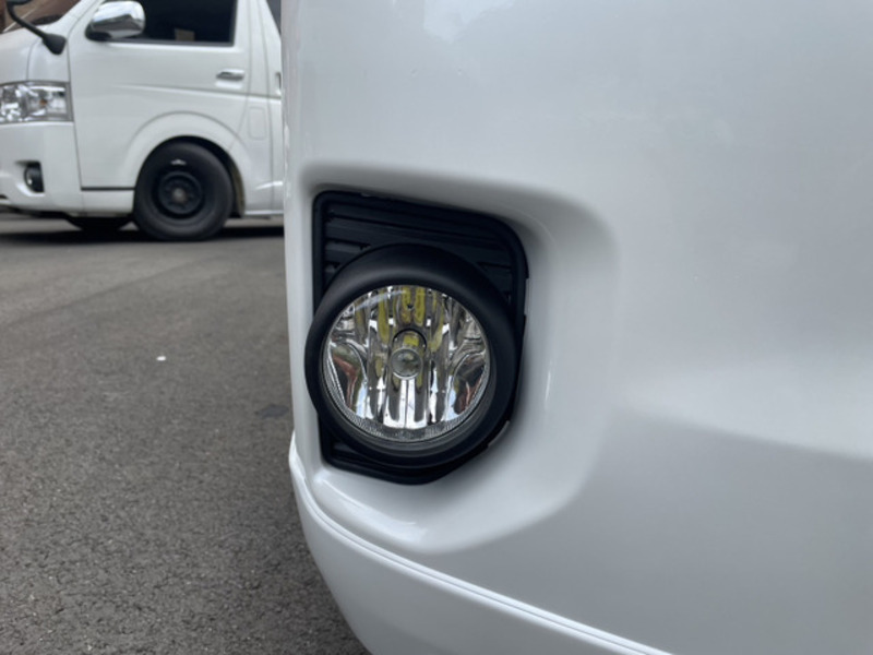 HIACE VAN-11