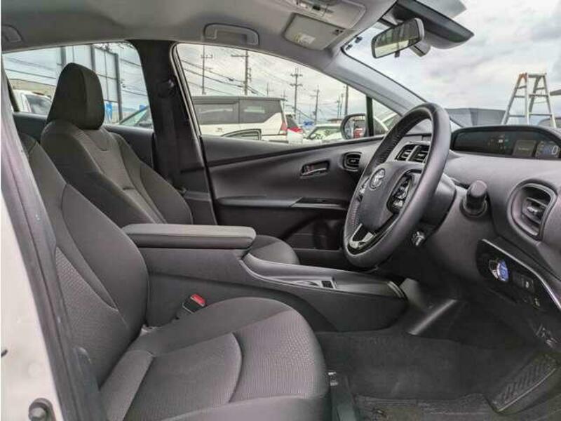 PRIUS-8