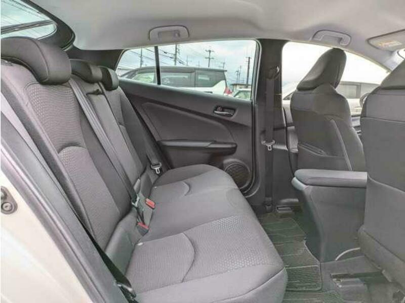 PRIUS-11