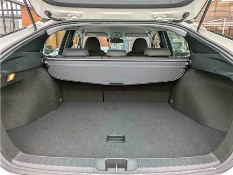 PRIUS-12