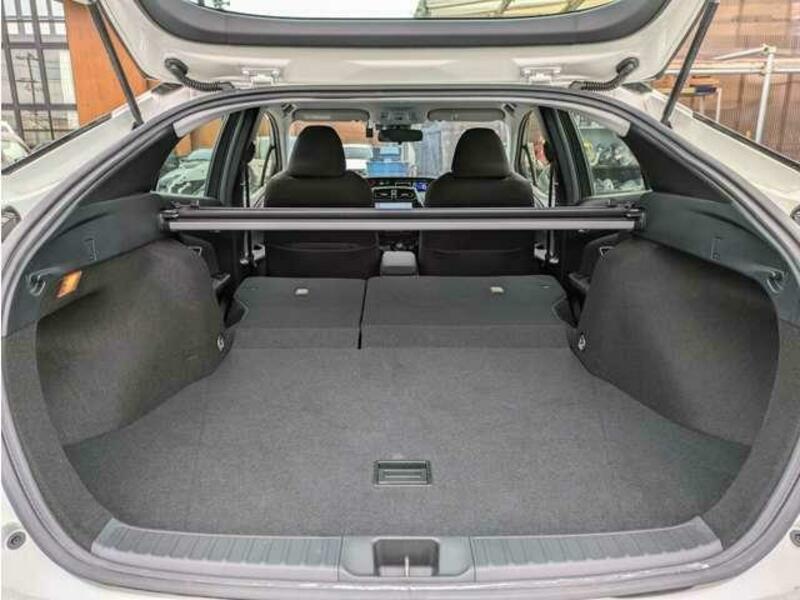 PRIUS-13