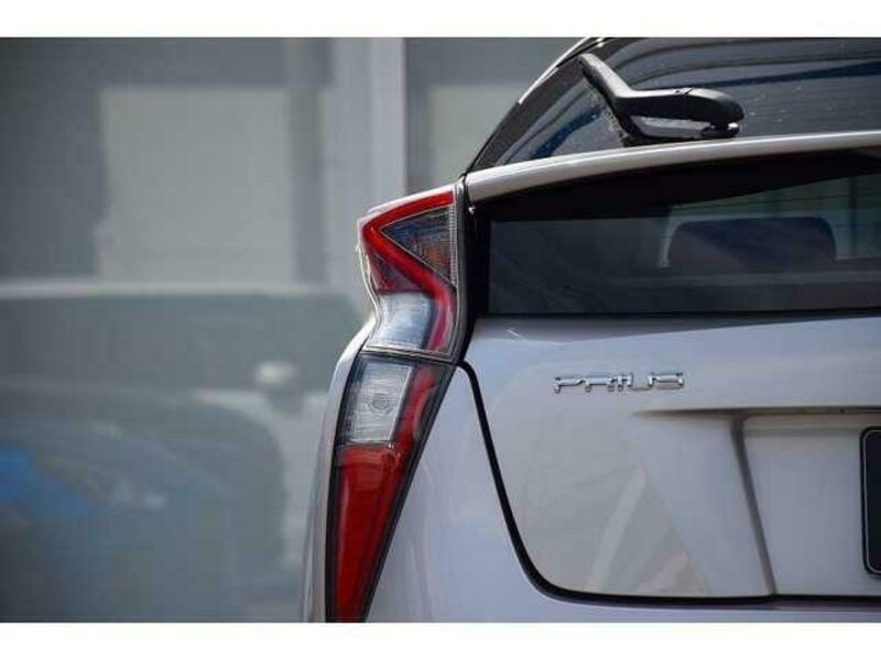 PRIUS-15