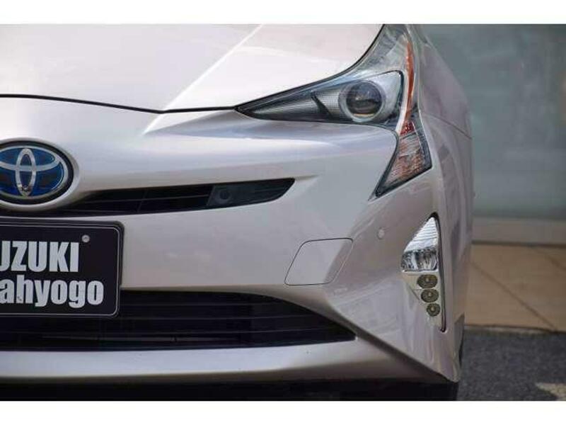 PRIUS-8