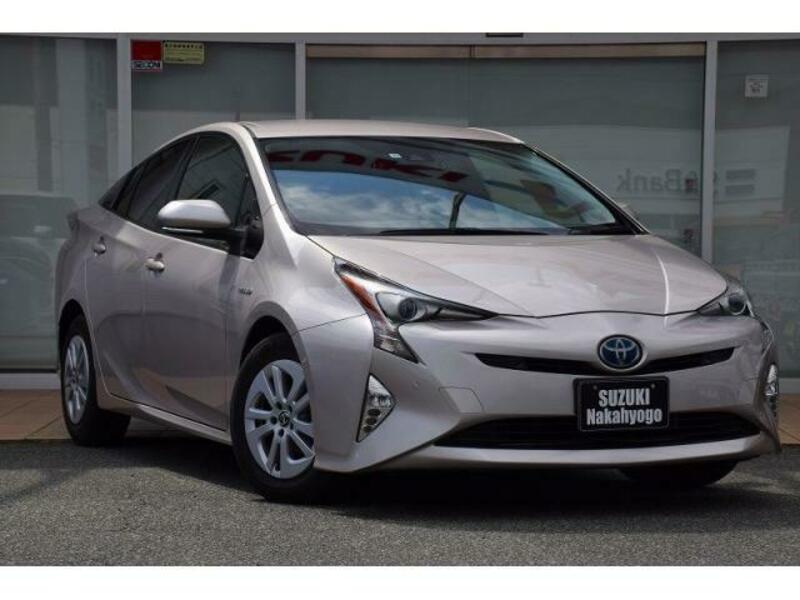TOYOTA　PRIUS