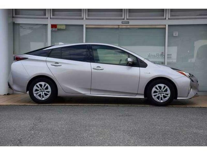 PRIUS-9