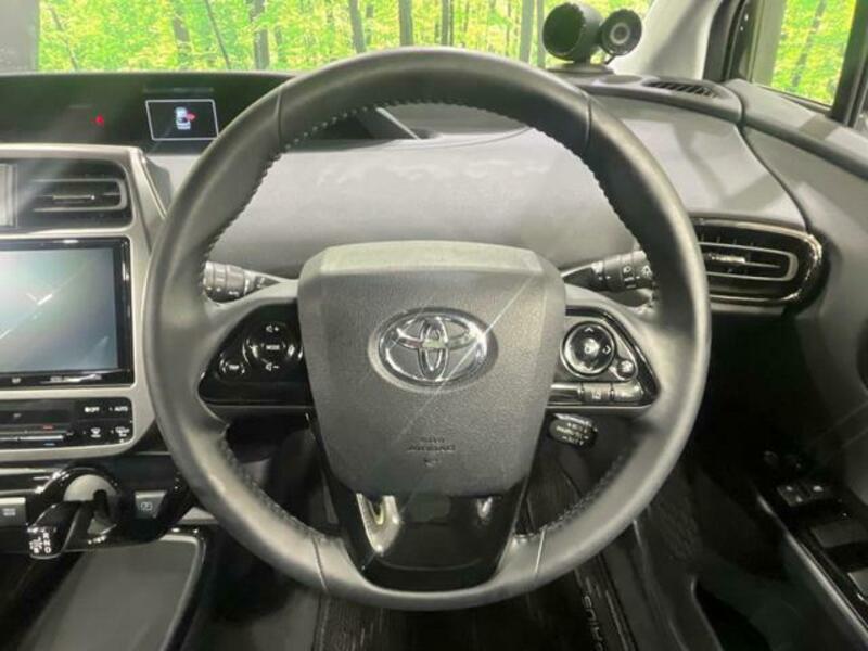 PRIUS-11