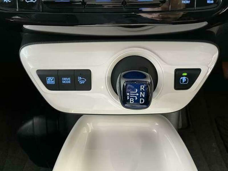 PRIUS-6