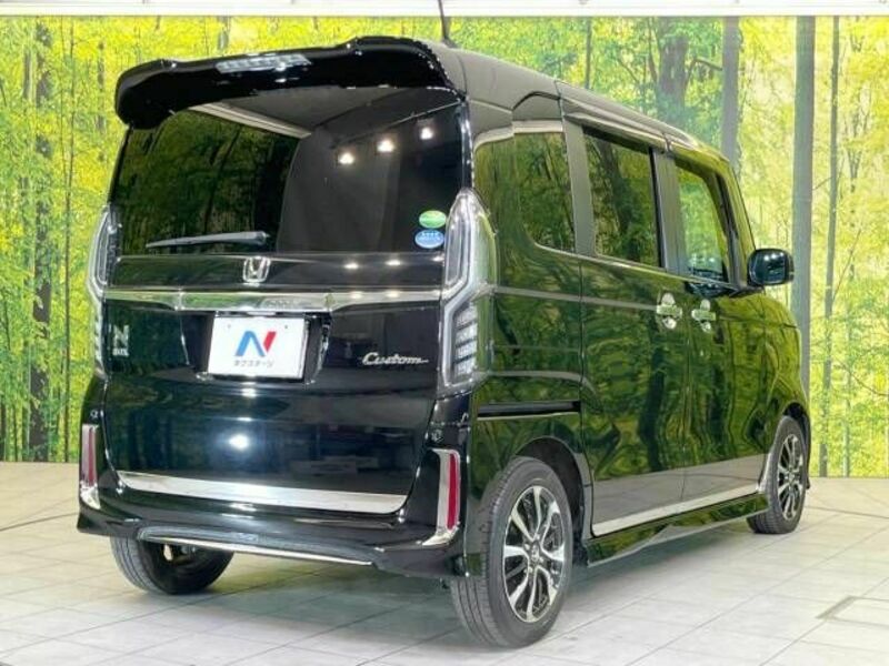 N BOX CUSTOM-17
