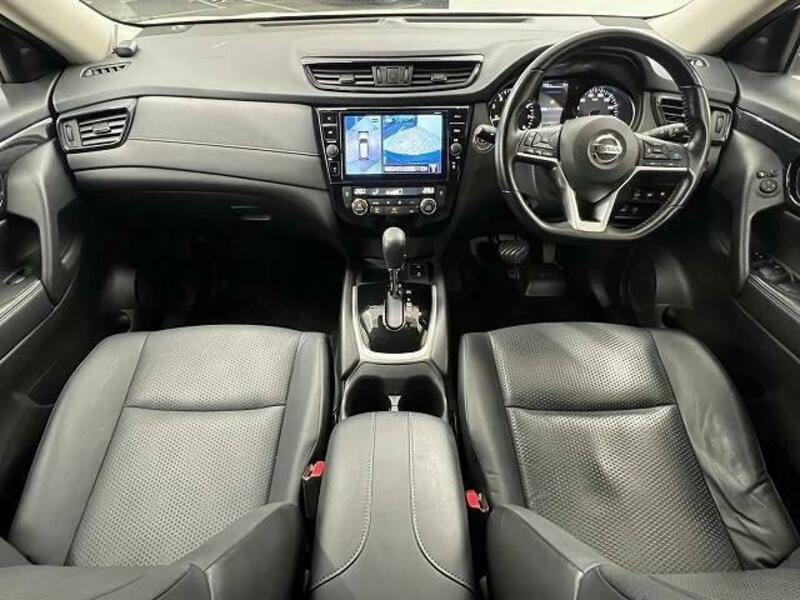 X-TRAIL-1