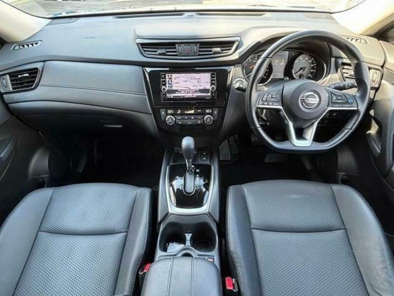 X-TRAIL-1