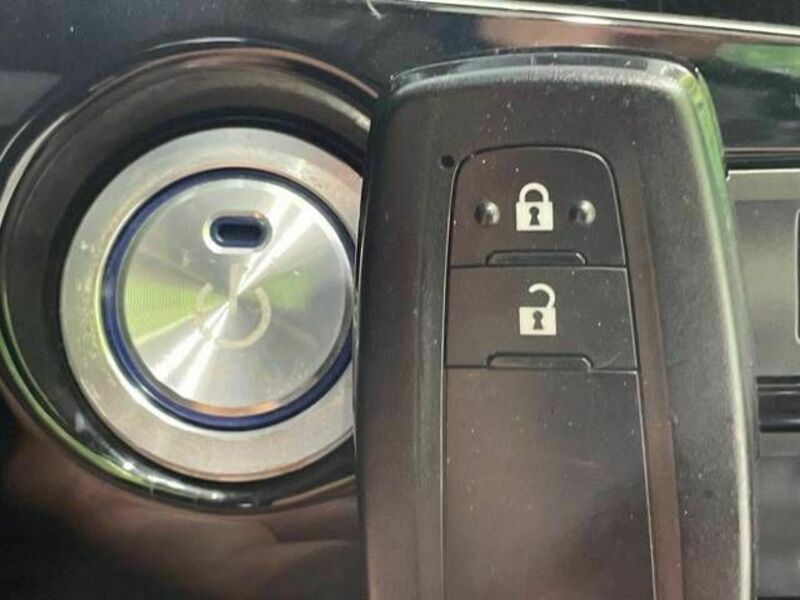 PRIUS-4
