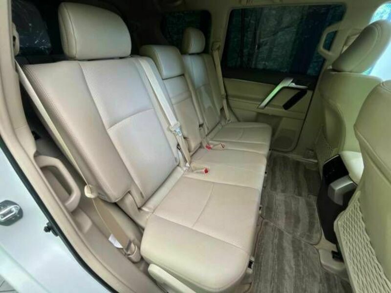 LAND CRUISER PRADO-9