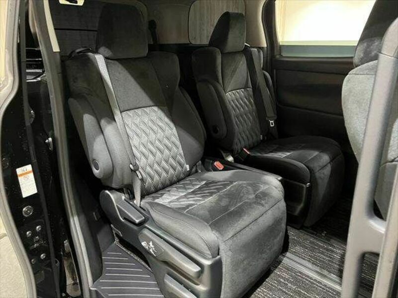 VELLFIRE-7