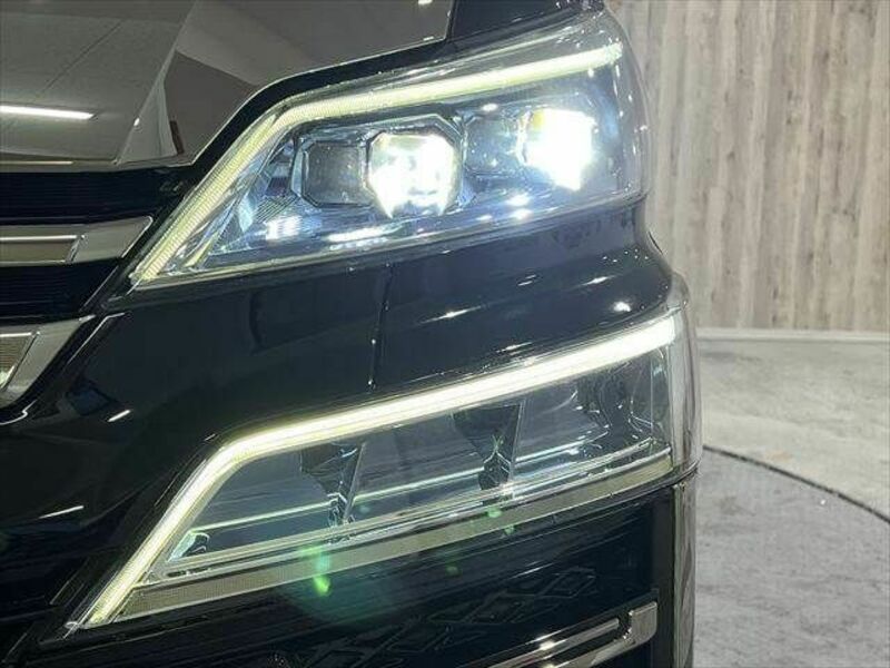 VELLFIRE-11
