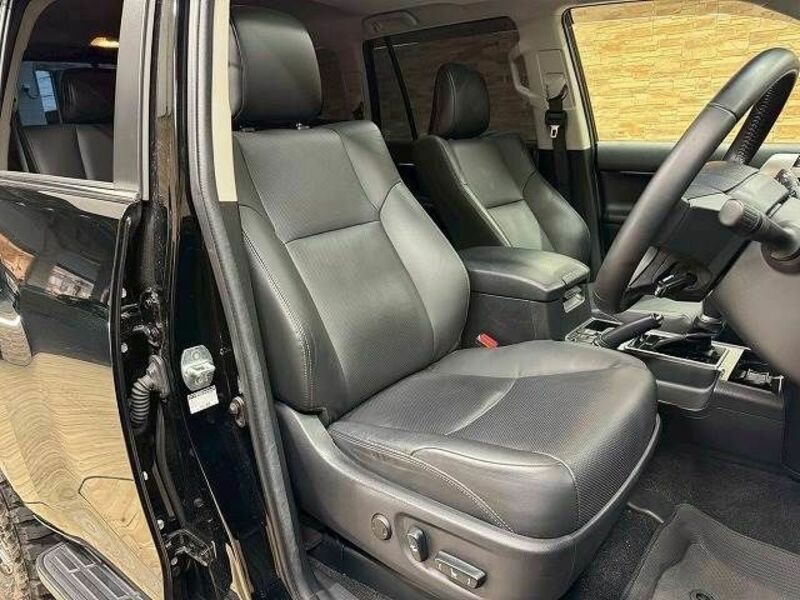 LAND CRUISER PRADO-4