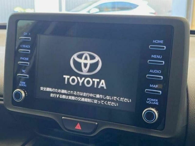 YARIS CROSS