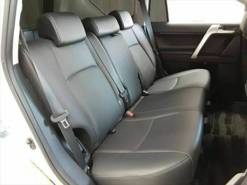 LAND CRUISER PRADO-9
