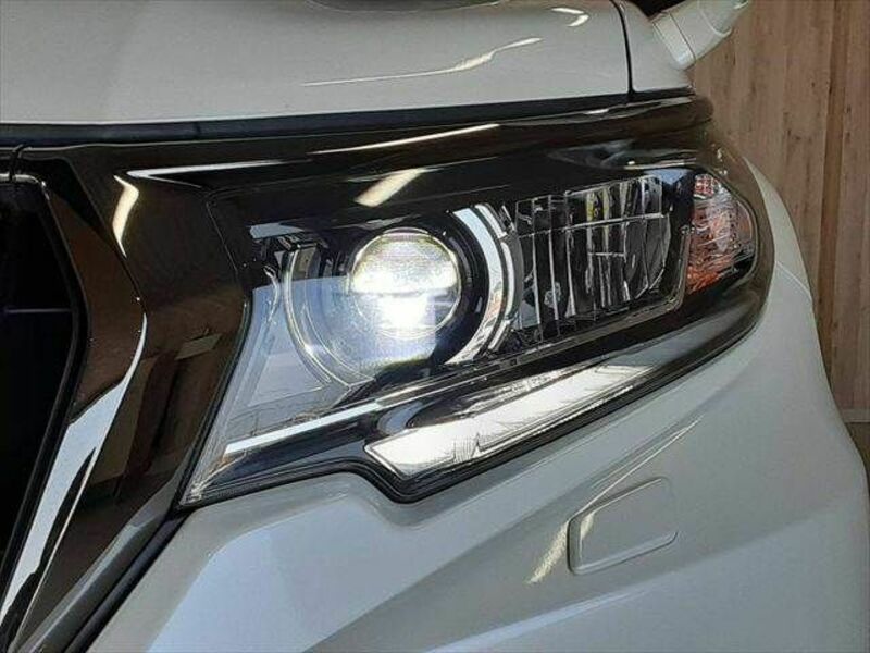 LAND CRUISER PRADO-12