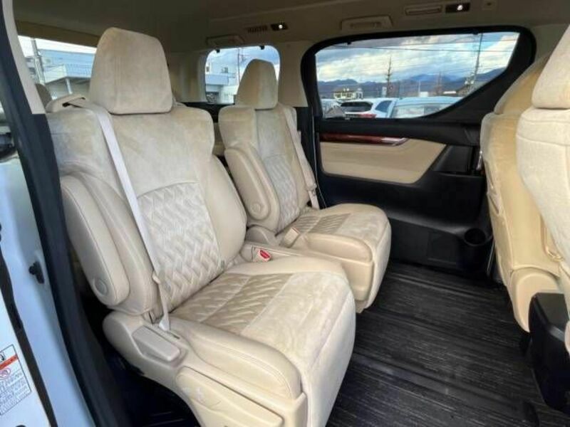 VELLFIRE-9