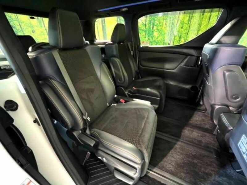 VELLFIRE-8