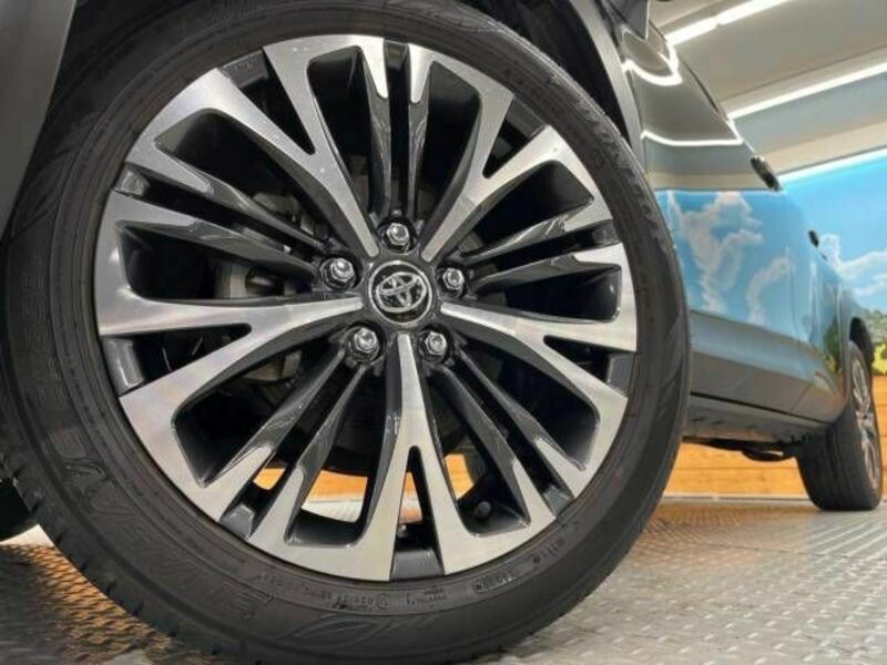YARIS CROSS-13