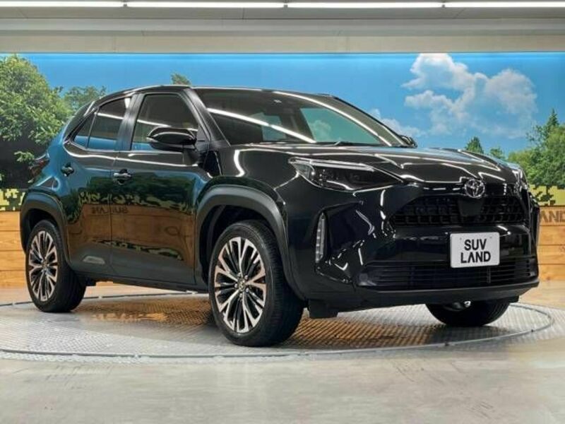 YARIS CROSS-16