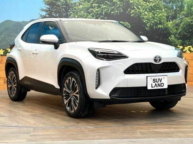 YARIS CROSS-16