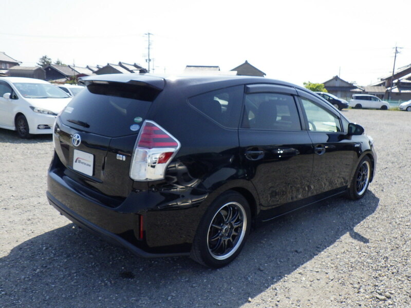 PRIUS ALPHA