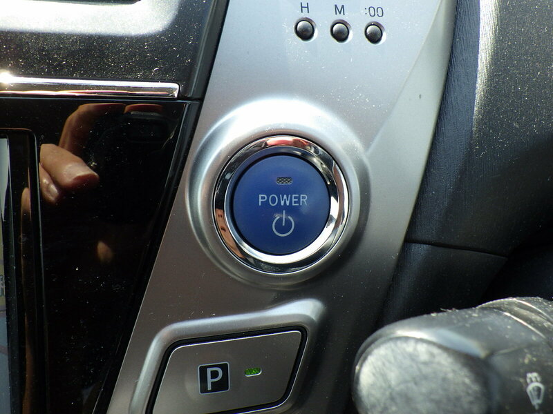 PRIUS ALPHA