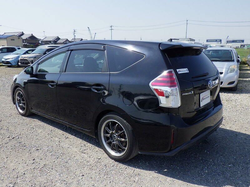 PRIUS ALPHA