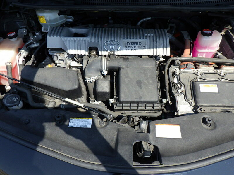 PRIUS ALPHA