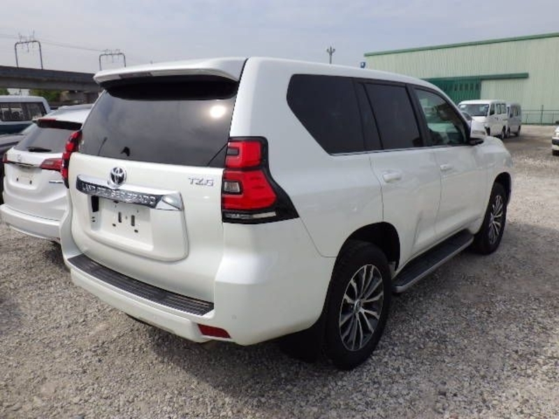 LAND CRUISER PRADO-3