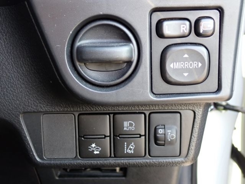 COROLLA AXIO